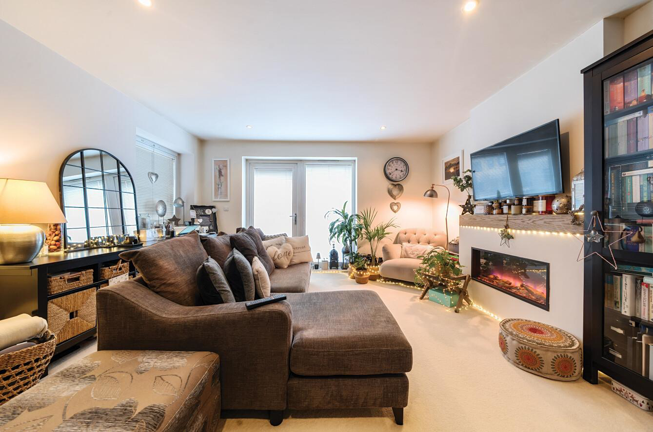 Regency Court, Stanmore, HA7, photo 3