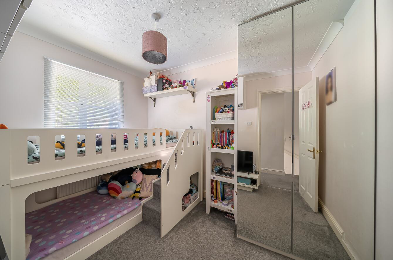 Montague Hall Place, Bushey, WD23, photo 9
