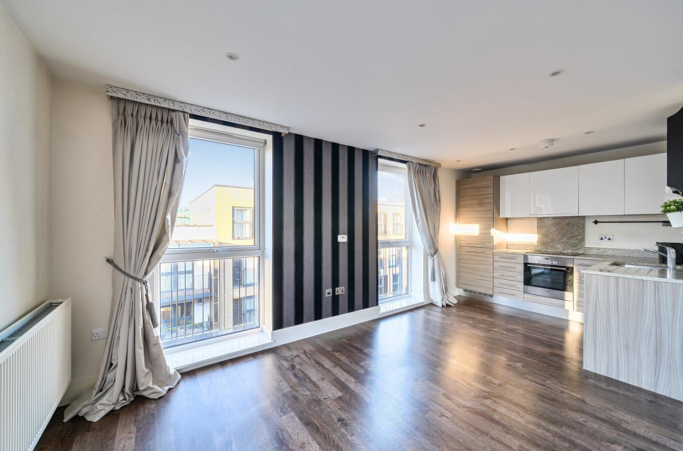 Madeleine Court, Stanmore, HA7, photo 3