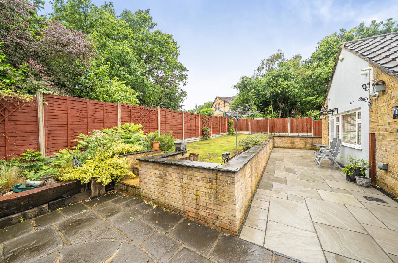 Binyon Crescent, Stanmore, HA7, photo 8