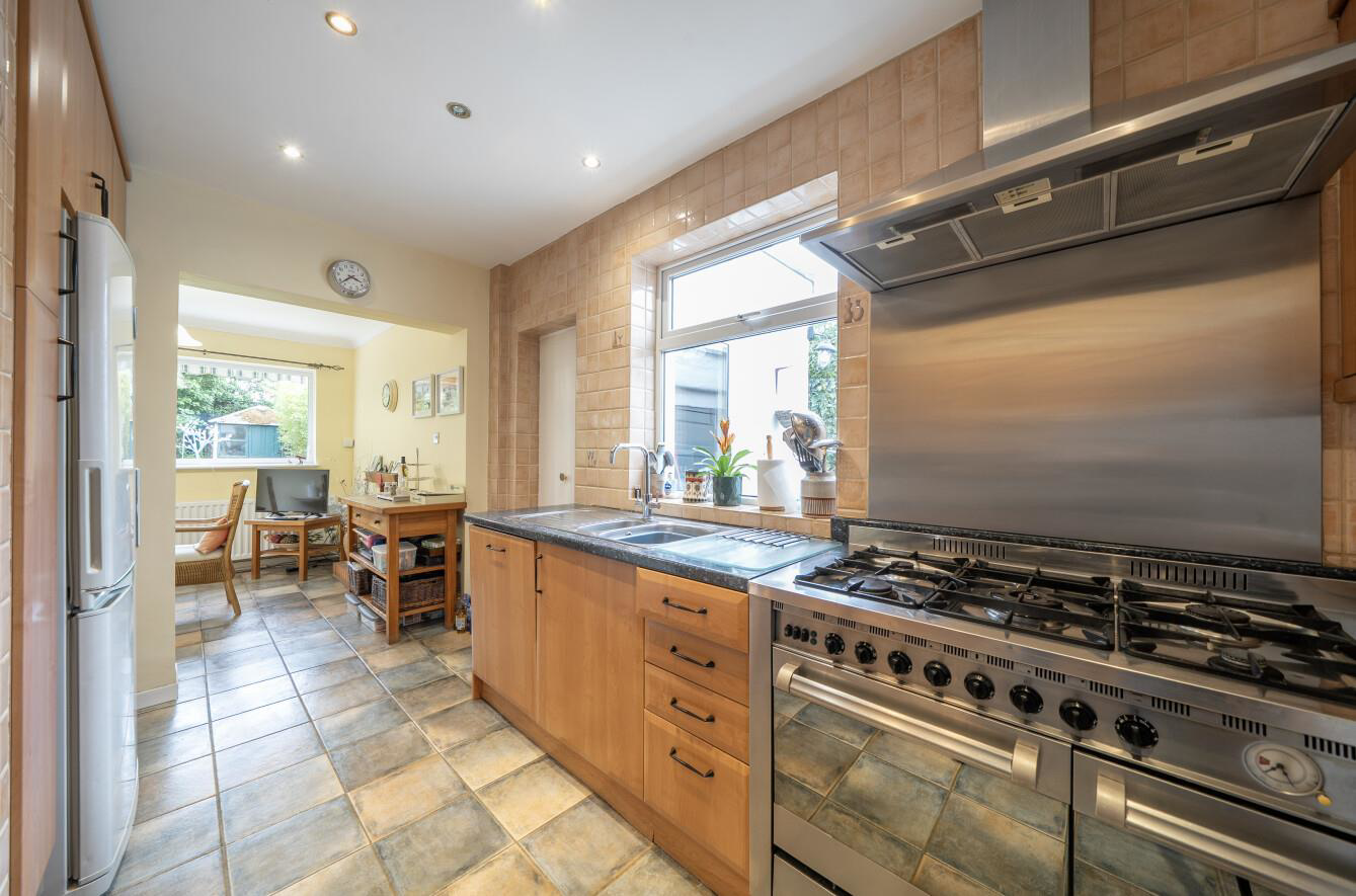 Clarendon Gardens, London, NW4, photo 5