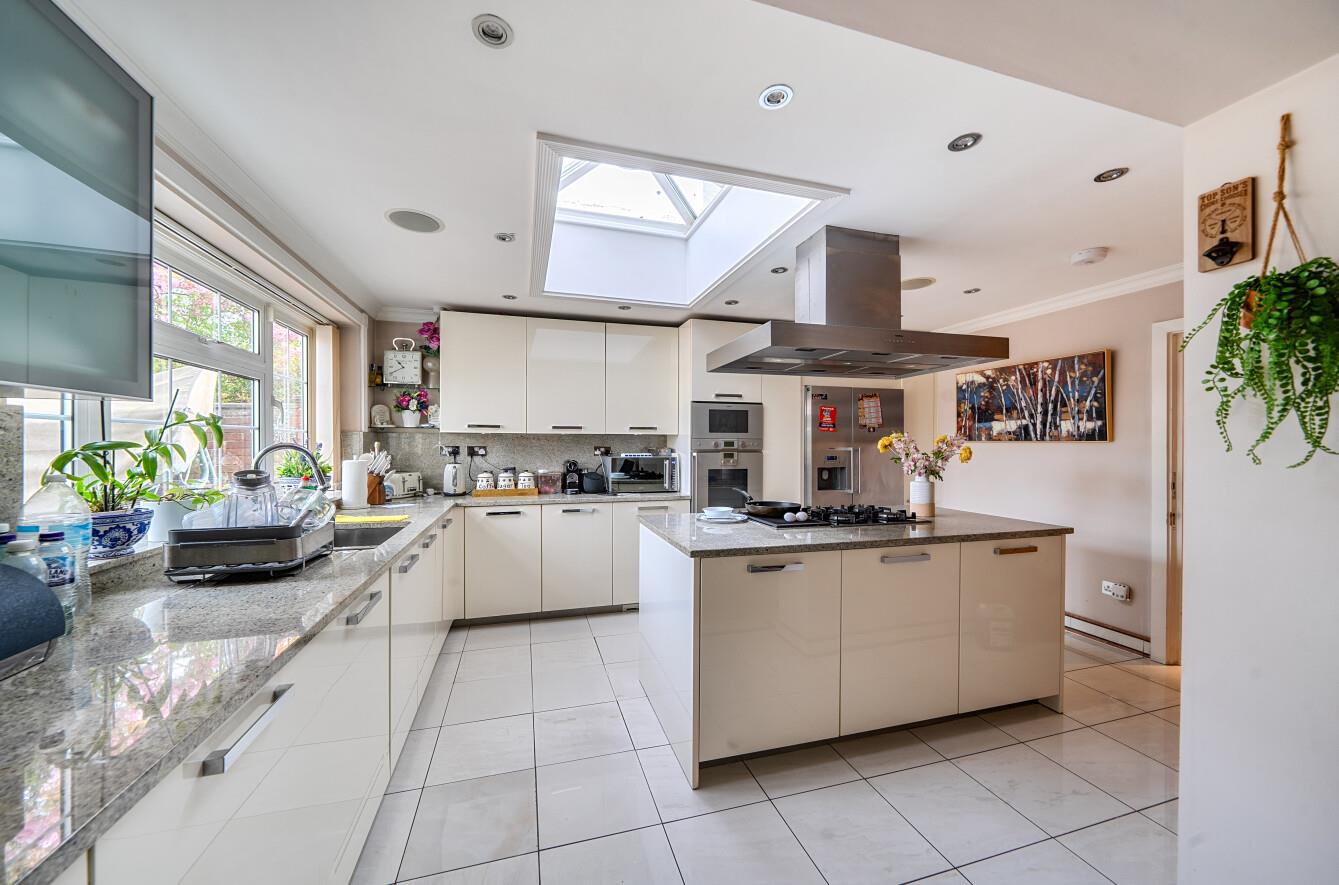 Hartsbourne Road, WD23, photo 17