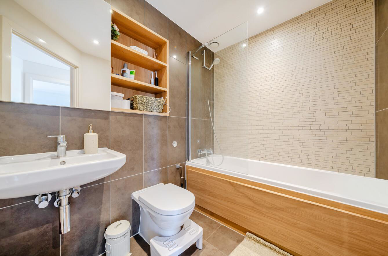 Madeleine Court, Stanmore Place, HA7, photo 9