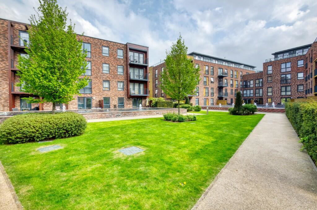 Royal Court, Stanmore, HA7, photo 15