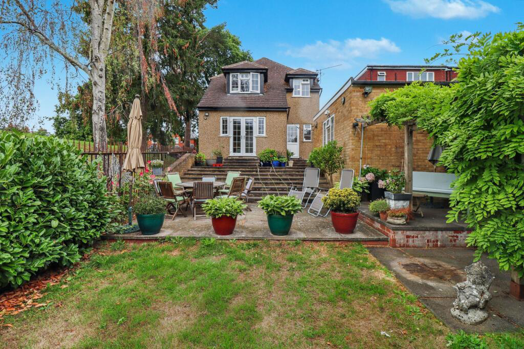 Merry Hill Road, Bushey, WD23, photo 8