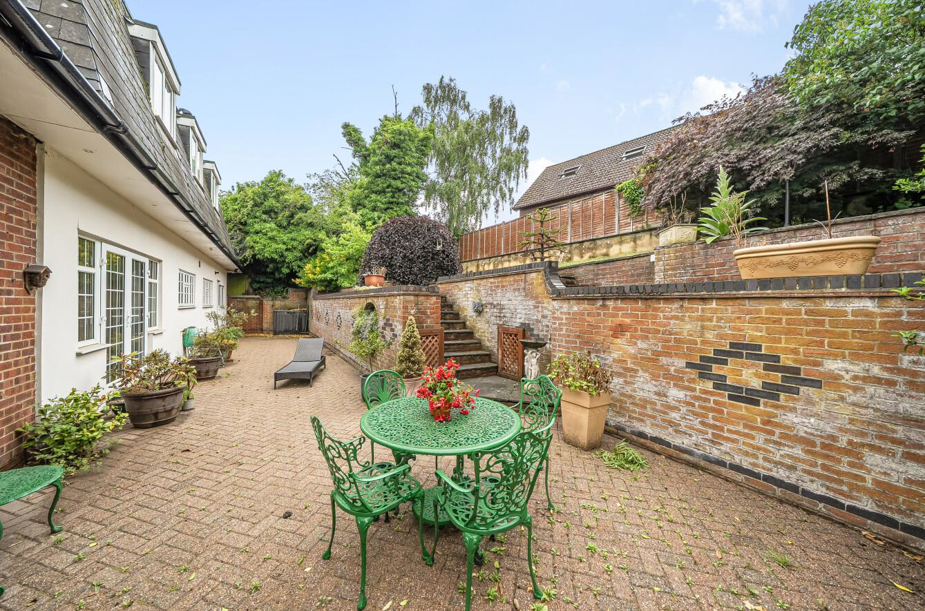 Old Watford Road, Bricket Wood, AL2, photo 10