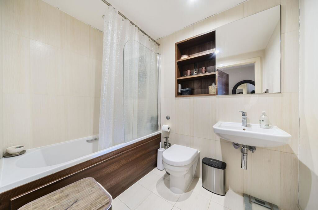 Moore Court, Stanmore Place, HA7, photo 7