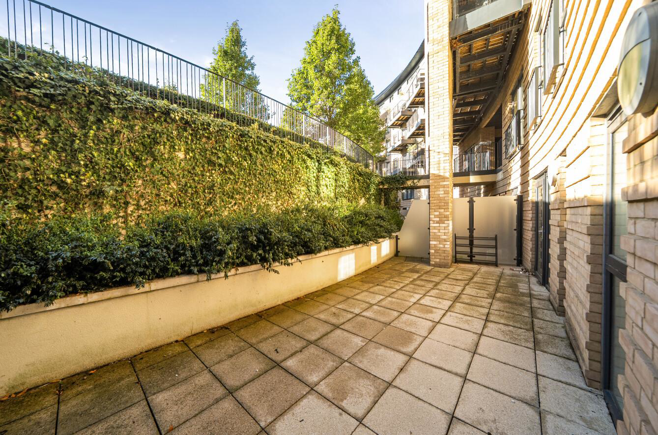 Royal Court, Stanmore Place, HA7, photo 5