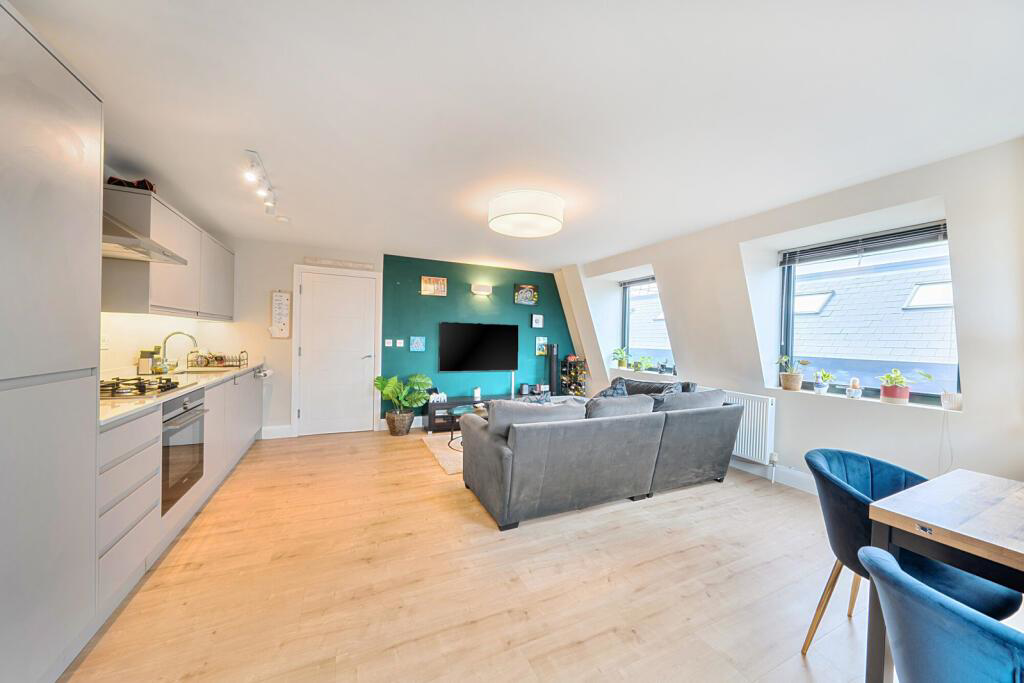 Buckingham House West, Stanmore, HA7, photo 5