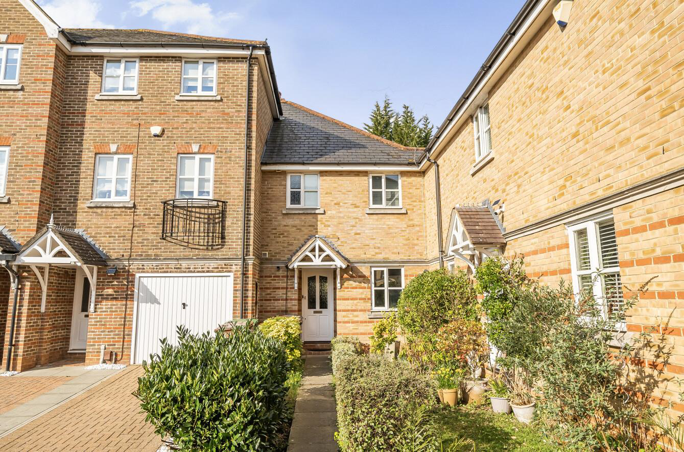 Montague Hall Place, Bushey, WD23