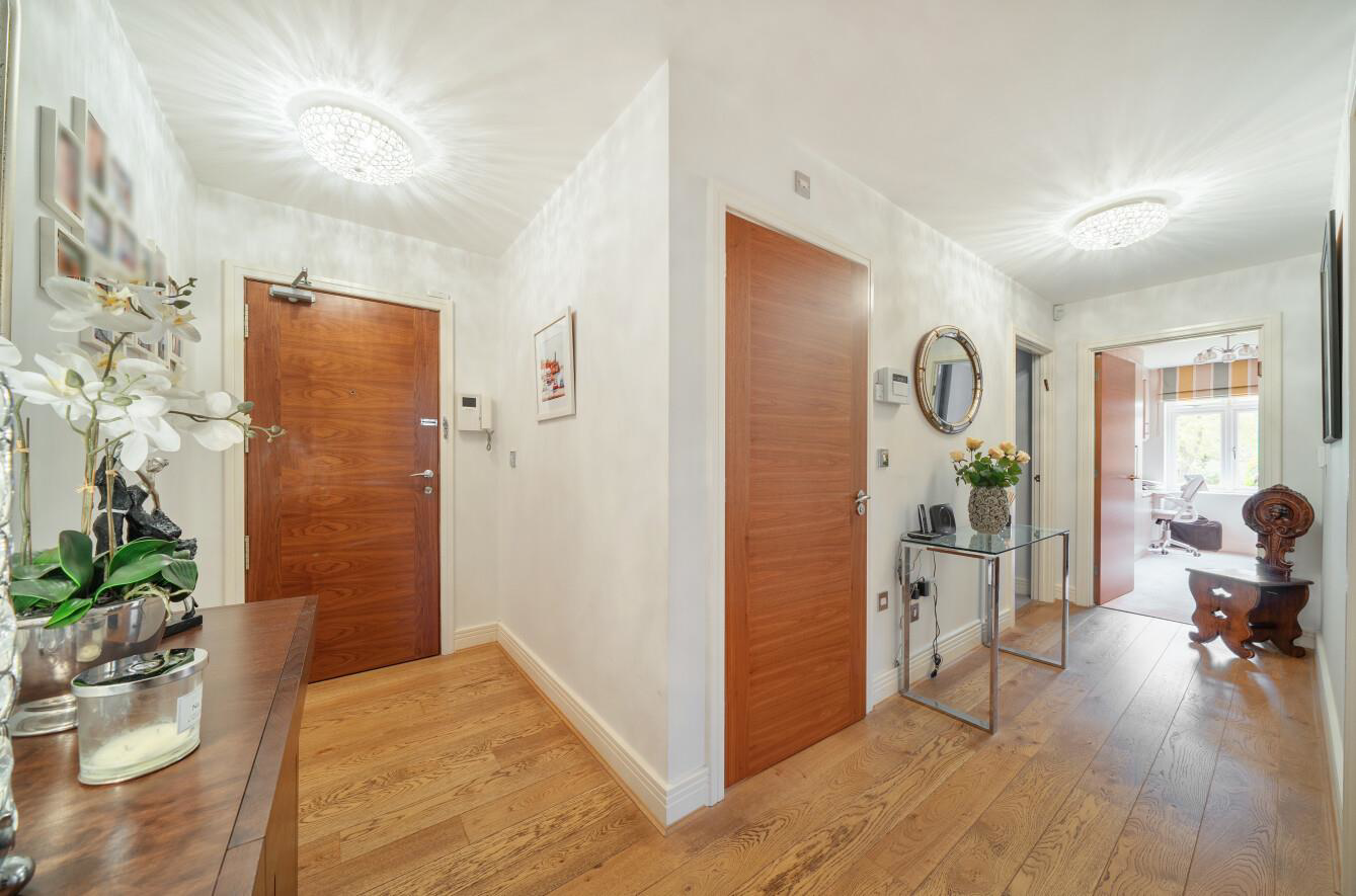 Lansdowne Court, Bushey, WD23, photo 11