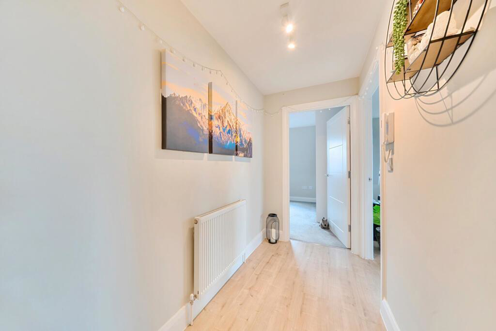 Buckingham House West, Stanmore, HA7, photo 9