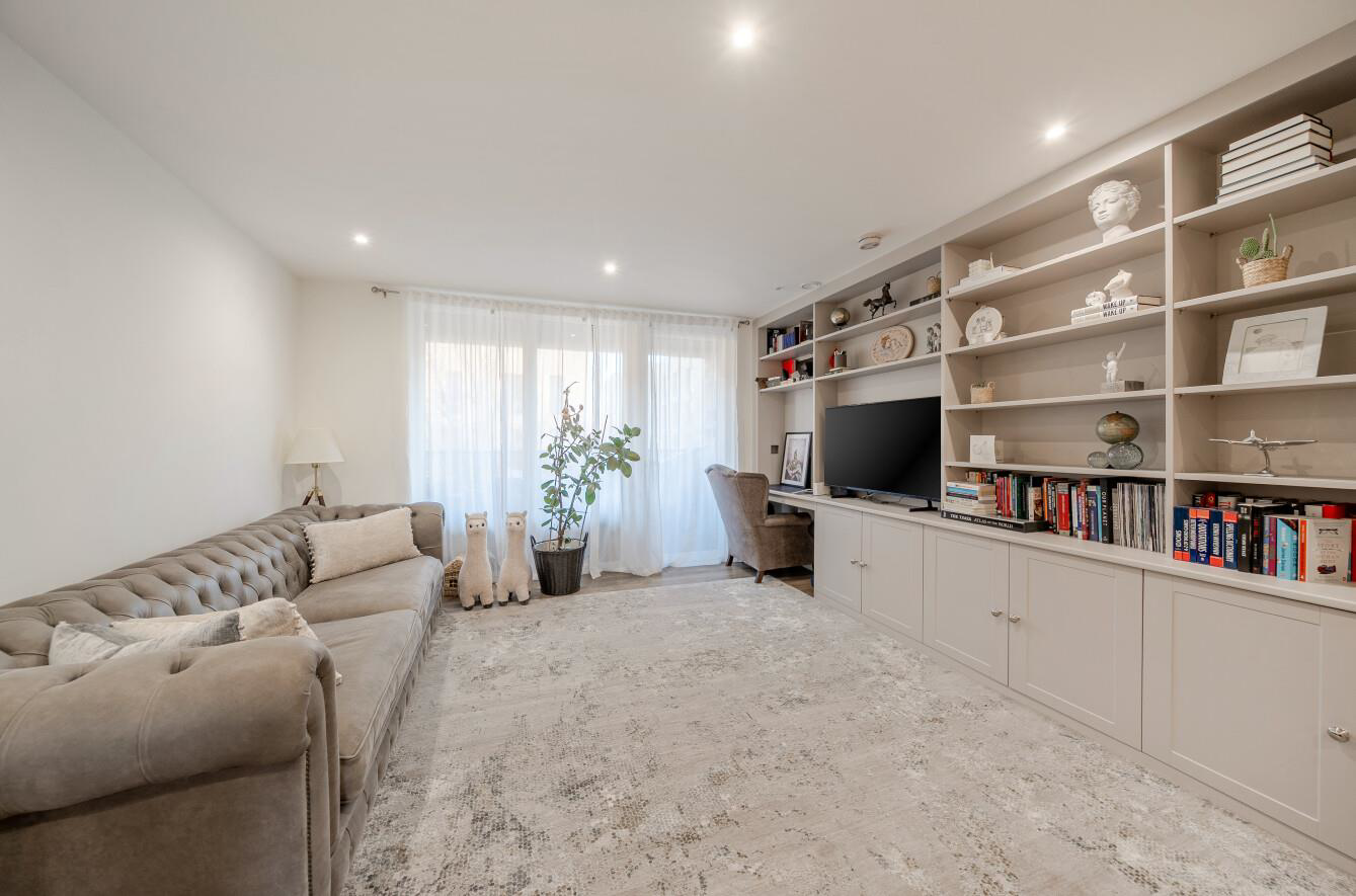 Welford Court, Edgware Green, HA8, photo 3