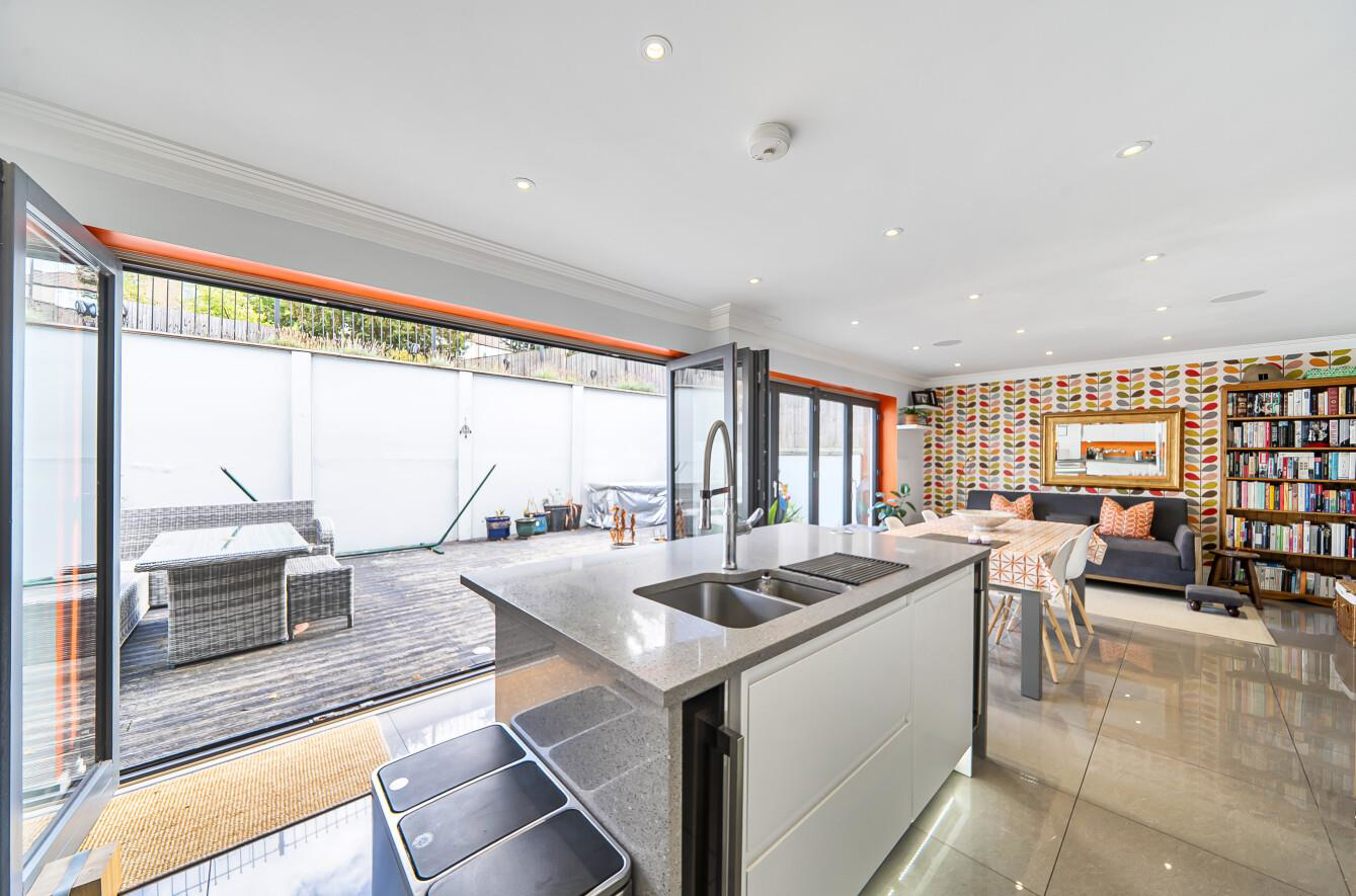 Kenton Lane, Harrow, HA3, photo 2