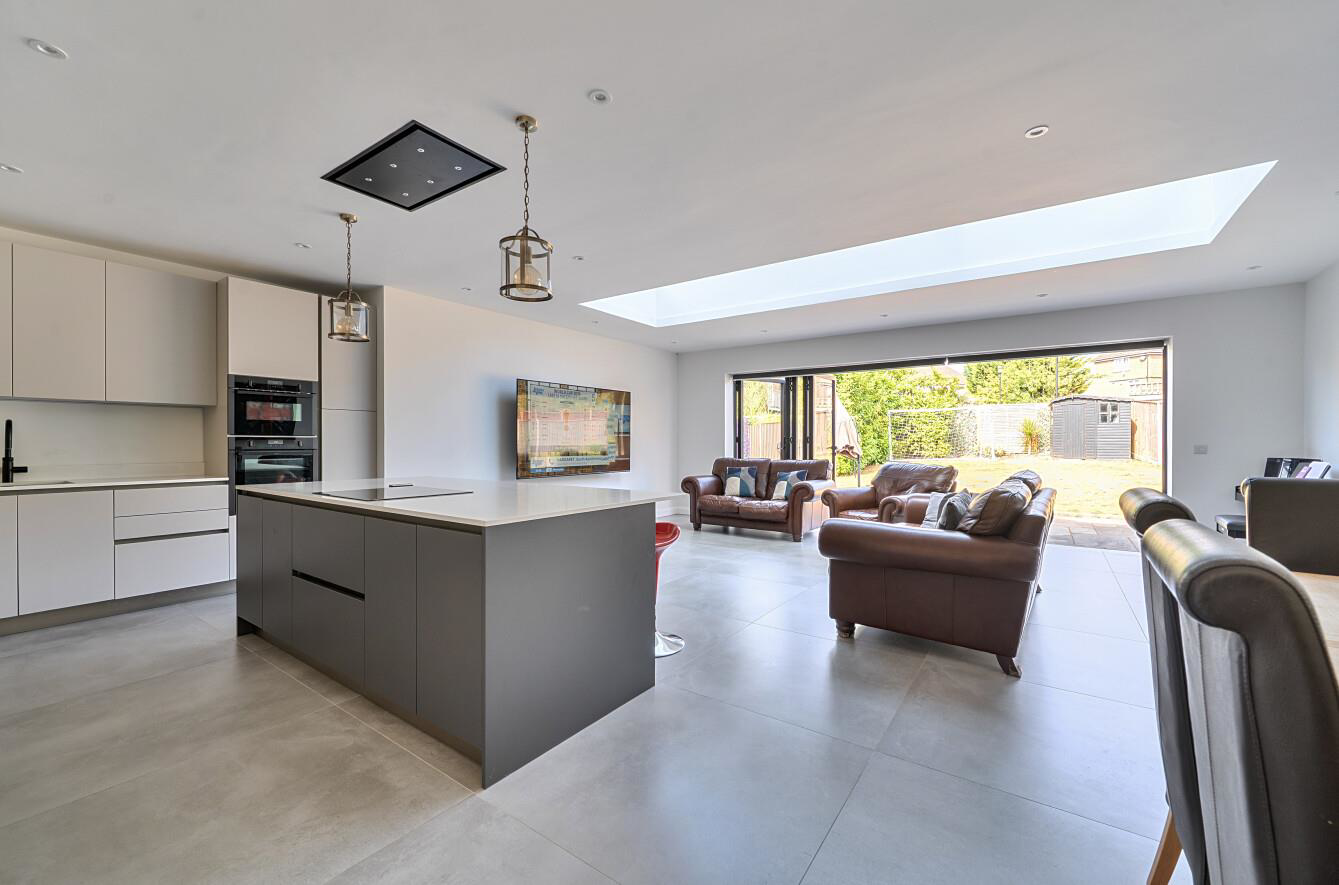 Chandos Court, Stanmore, HA7, photo 3