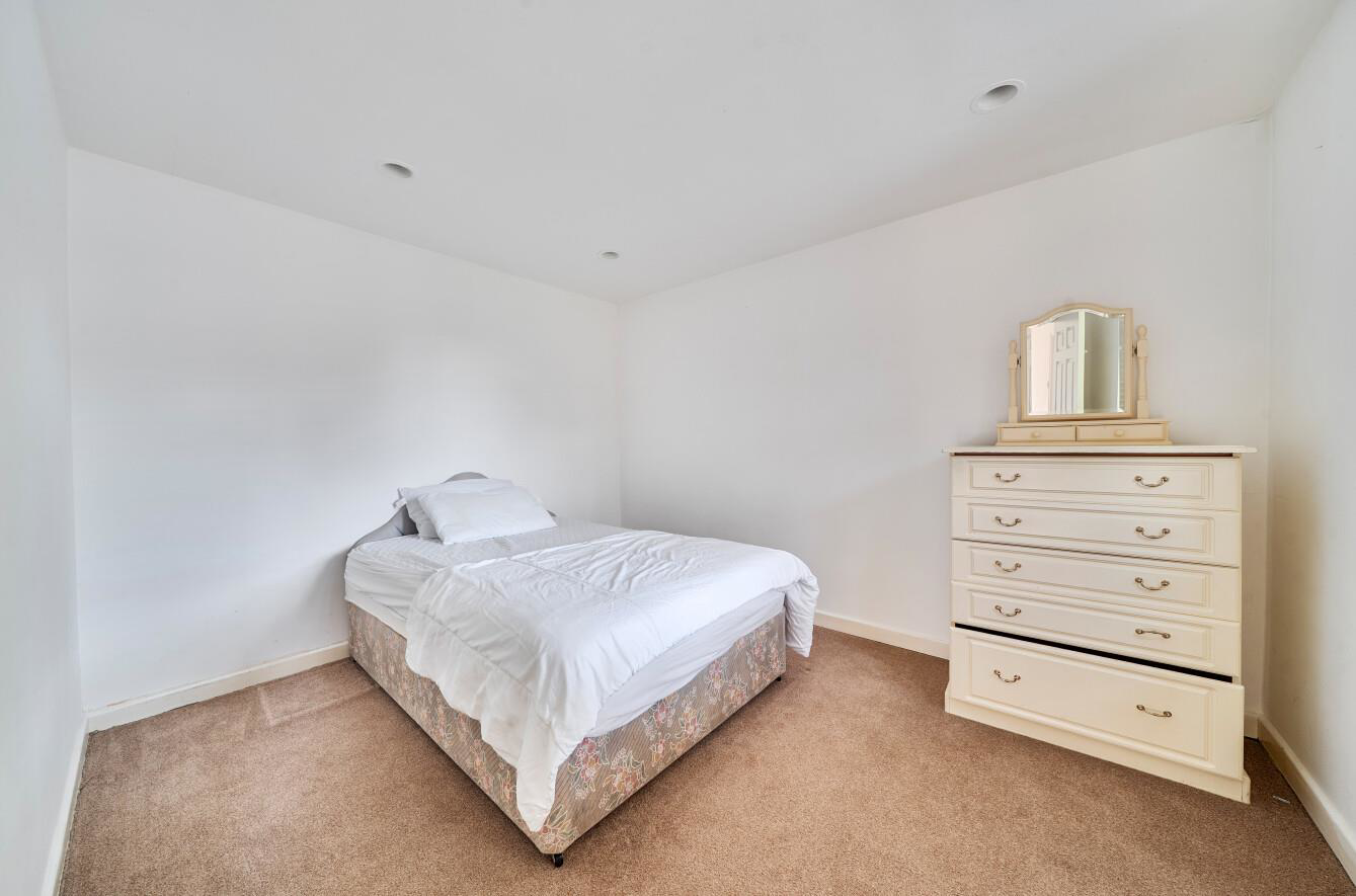 Gordon Avenue, Stanmore, HA7, photo 11