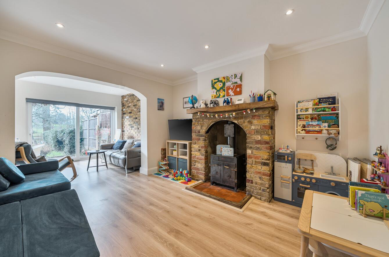 Chiltern Avenue, Bushey, WD23, photo 2