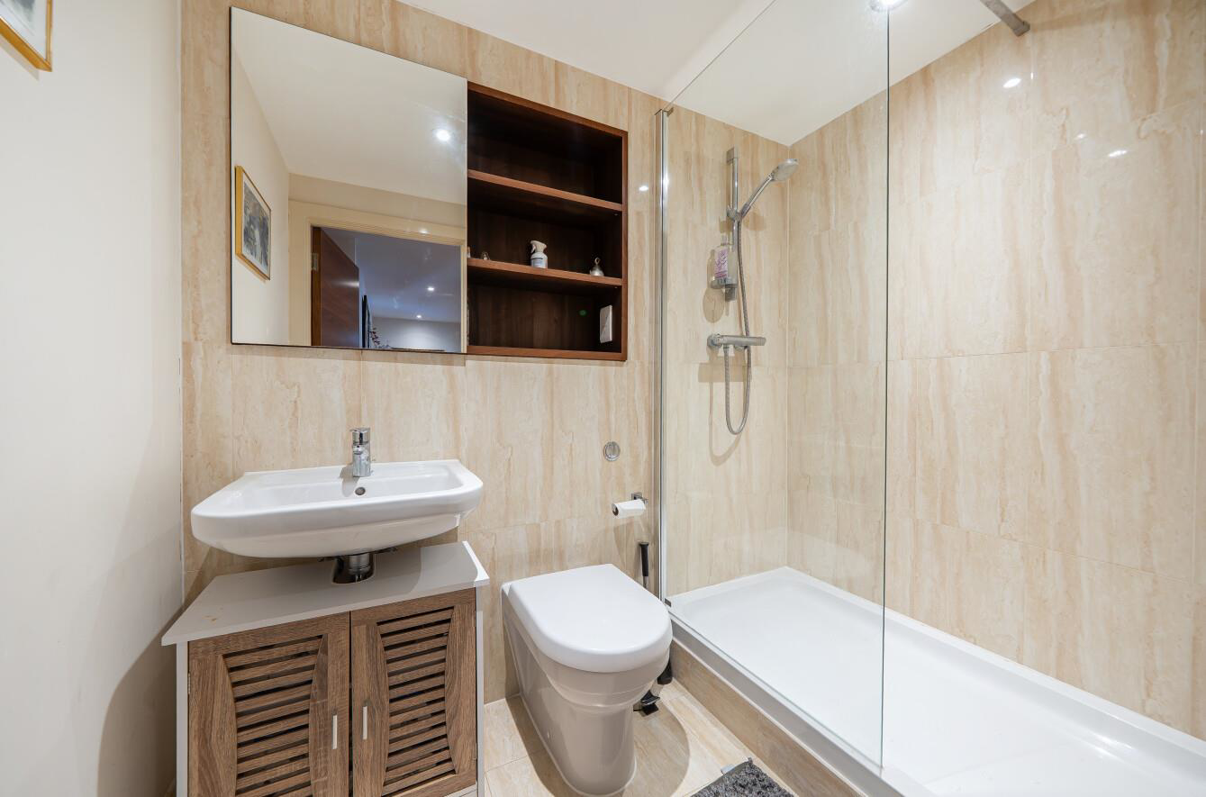 Sovereign Court, Stanmore, HA7, photo 11