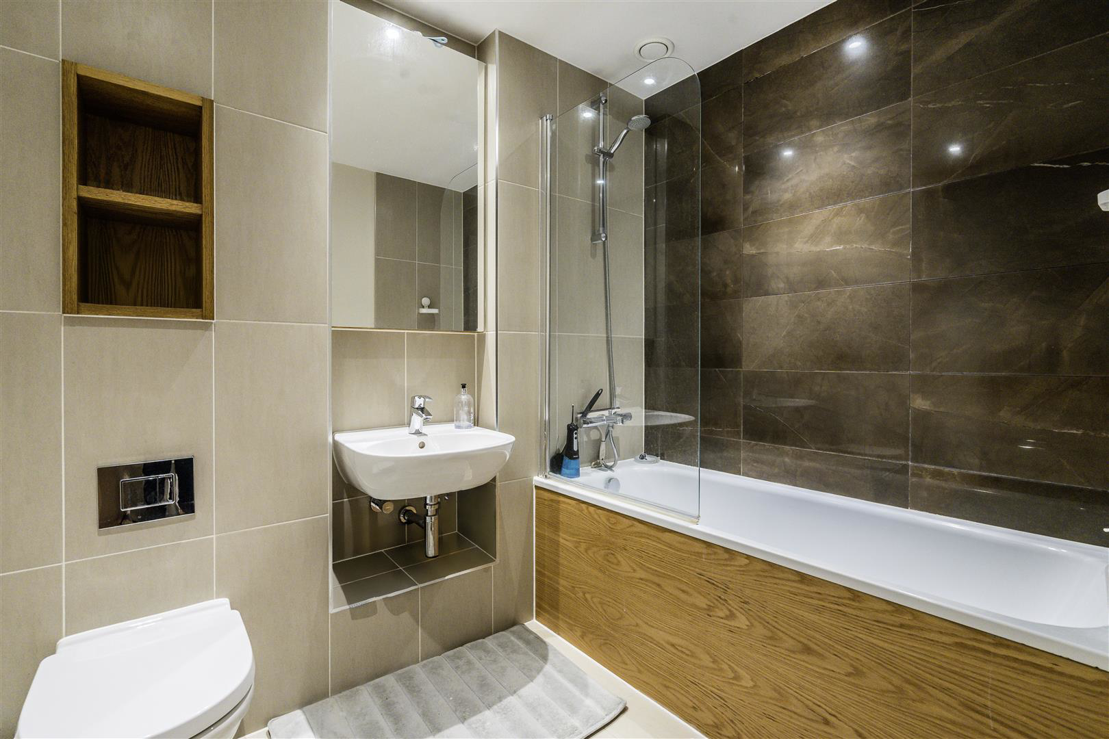 Carnarvon Court, Stanmore, HA7, photo 12