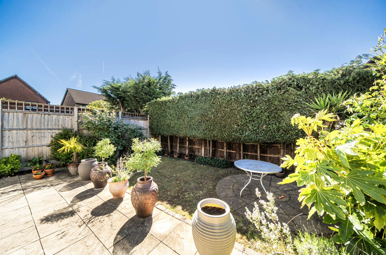 Du Cros Drive, Stanmore, HA7, photo 11