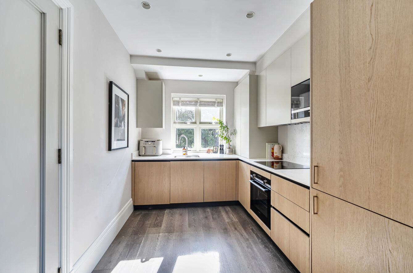 Elizabeth Grove, Bushey Heath, WD23, photo 5