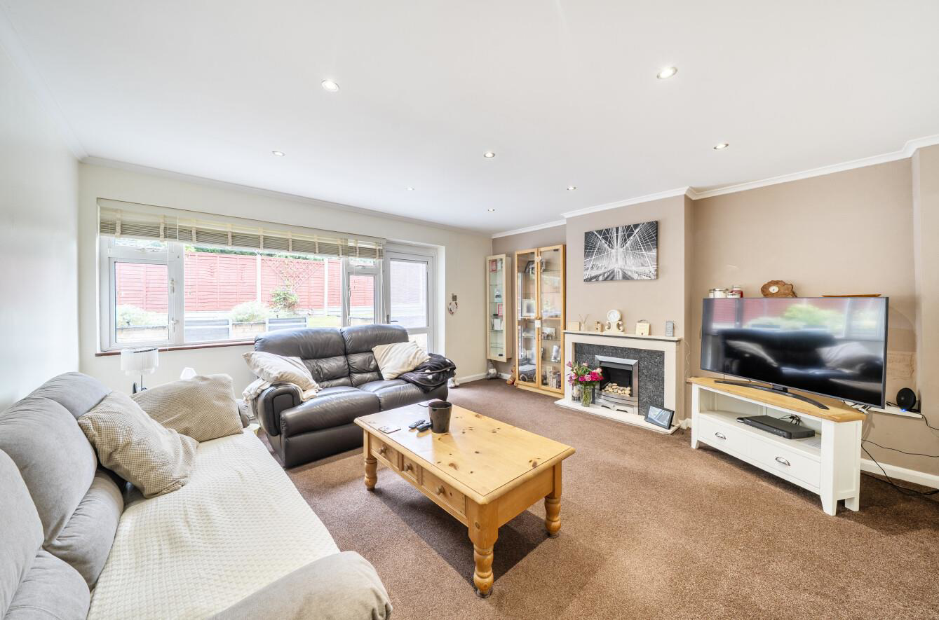 Binyon Crescent, Stanmore, HA7, photo 2