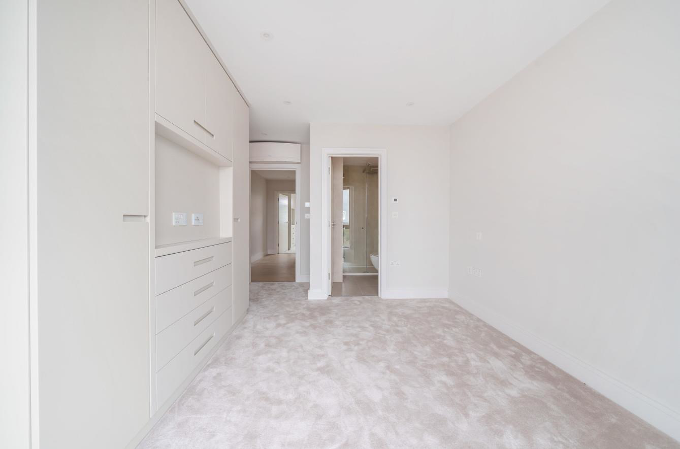 Finchley Road, London, NW11, photo 6