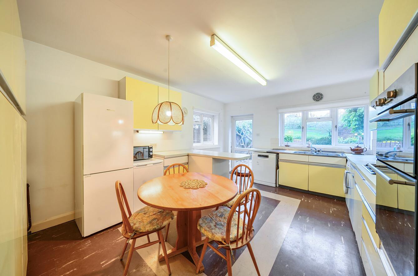 Chiltern Avenue, Bushey, WD23, photo 13