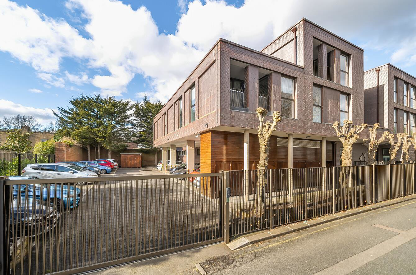 Halsbury Close, Stanmore, HA7, photo 6