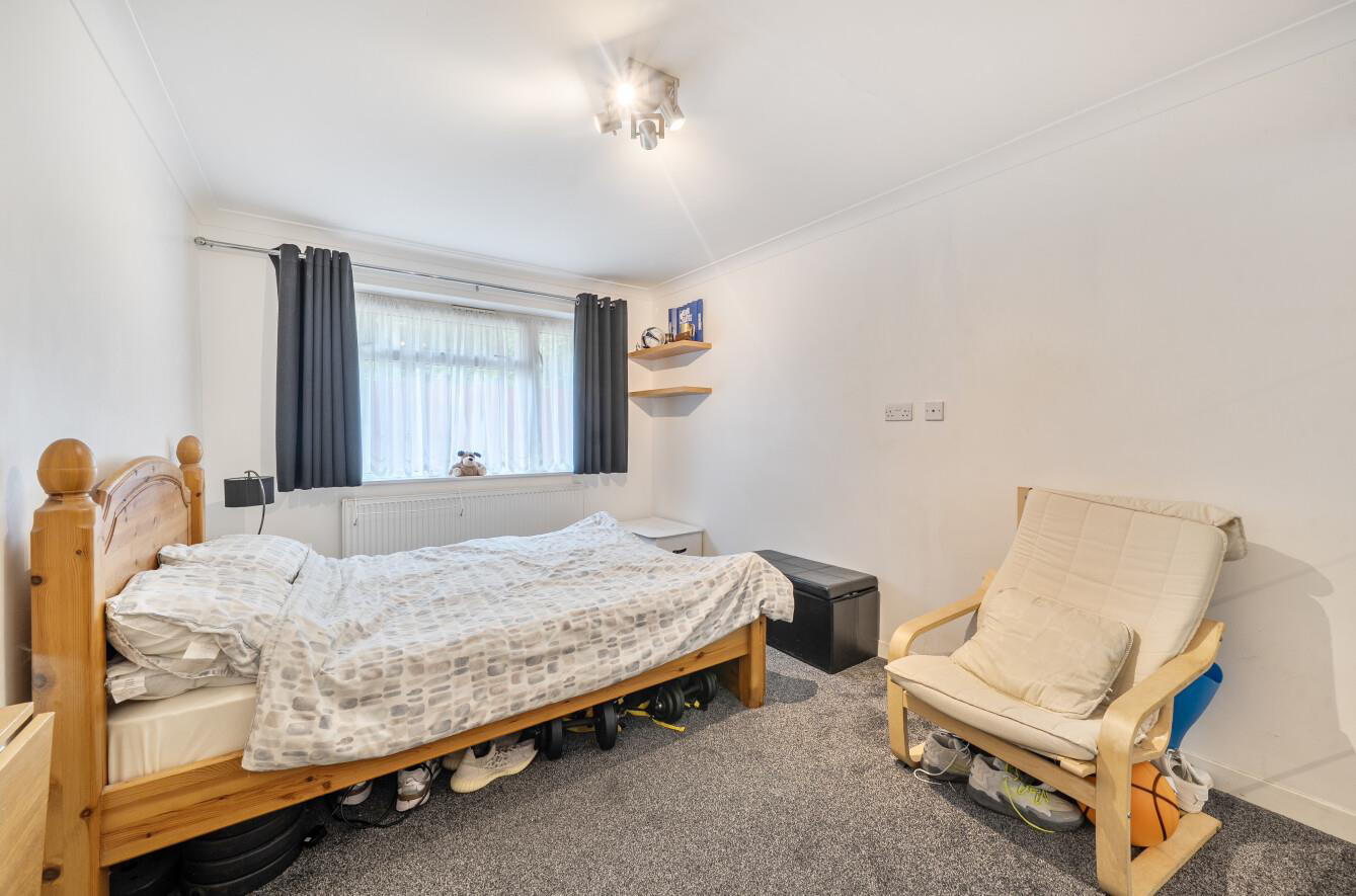 Binyon Crescent, Stanmore, HA7, photo 13