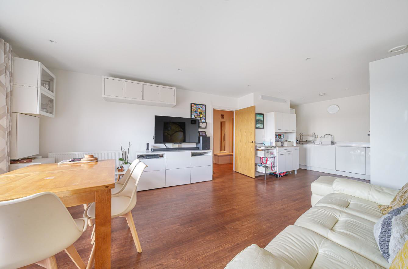 Royal Court, Stanmore Place, HA7, photo 3