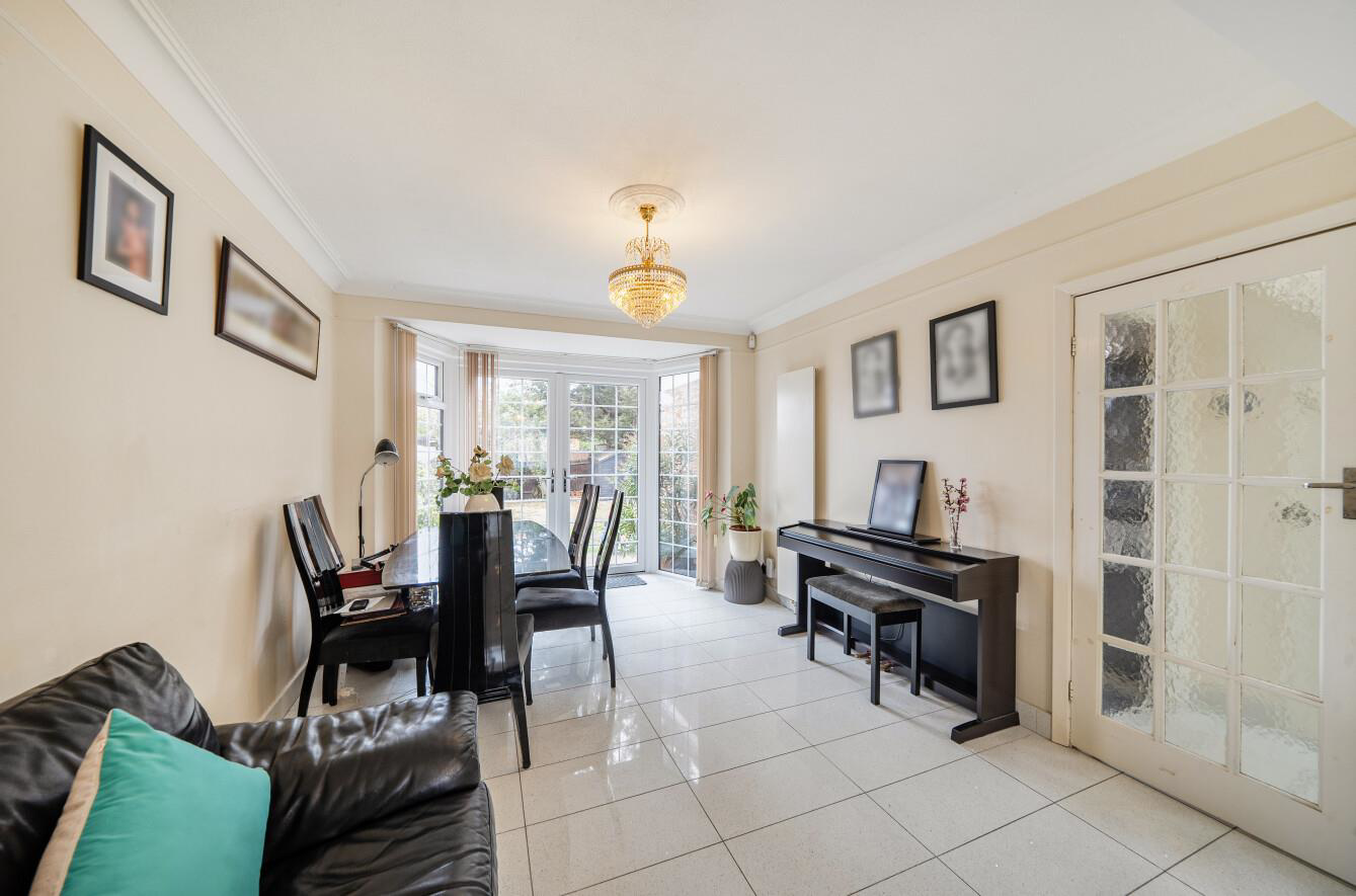 Weston Drive, Stanmore, HA7, photo 3