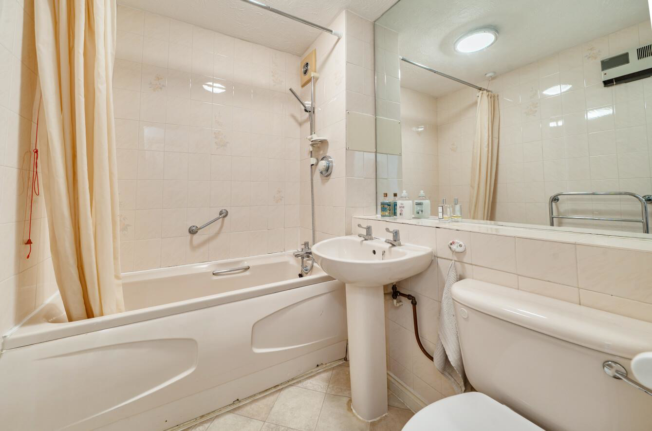 Pembroke Lodge, Stanmore, HA7, photo 6