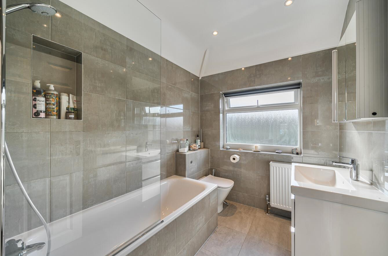 Chiltern Avenue, Bushey, WD23, photo 8
