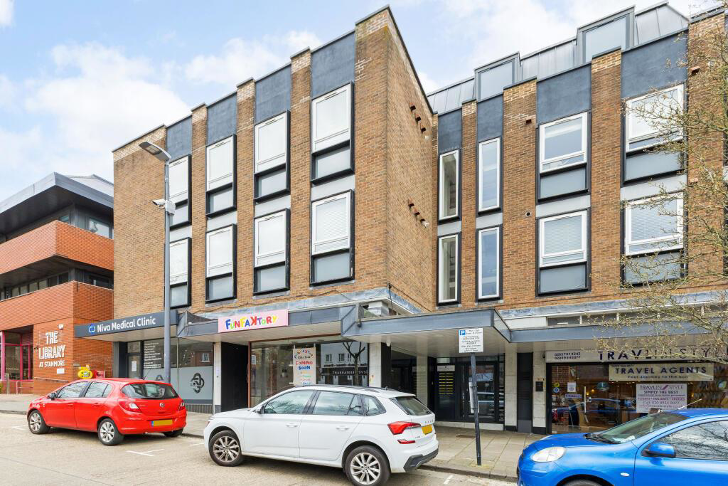 Buckingham House West, Stanmore, HA7