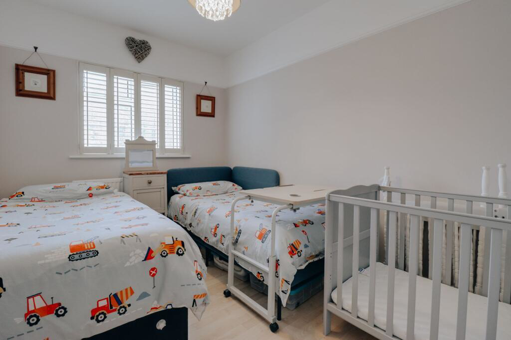 Merry Hill Road, Bushey, WD23, photo 11