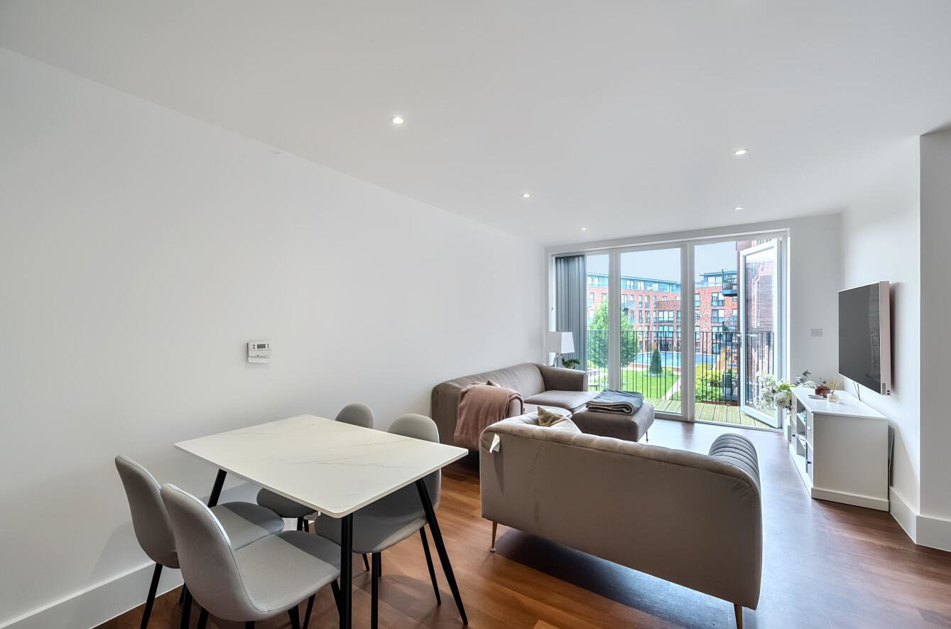 Attlee Court, Stanmore, HA7, photo 3