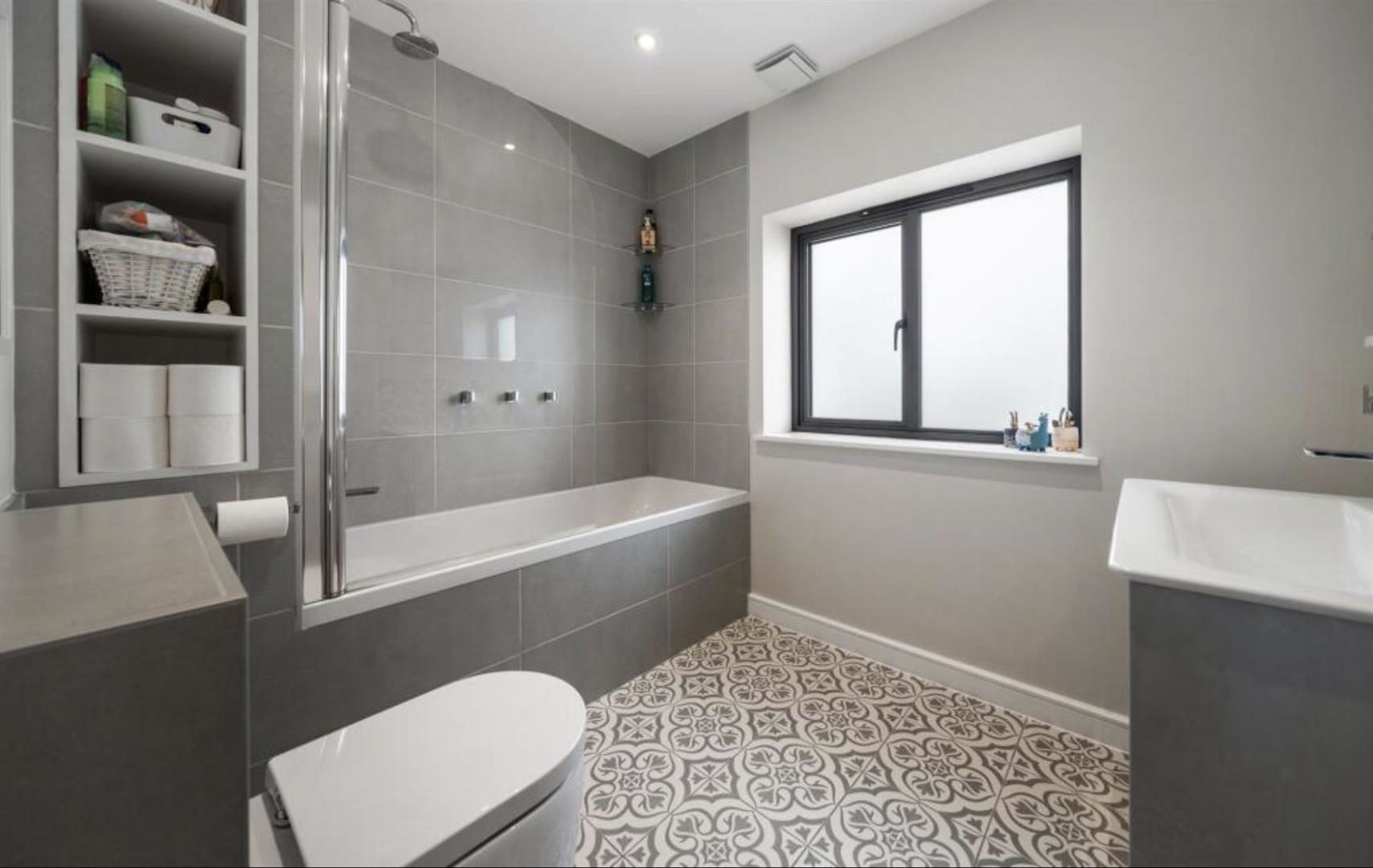 Edgwarebury Lane, Edgware, HA8, photo 15