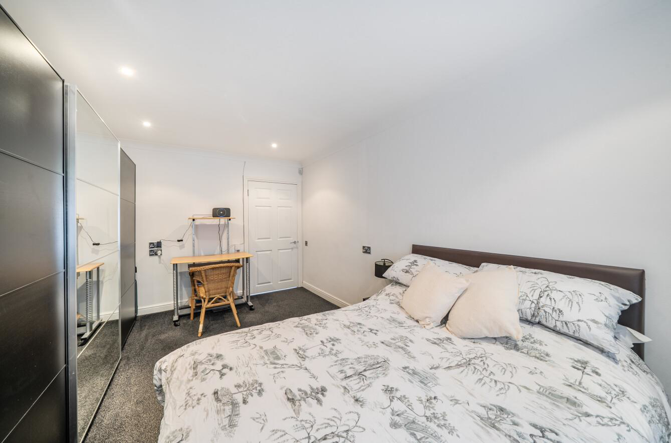 Binyon Crescent, Stanmore, HA7, photo 12