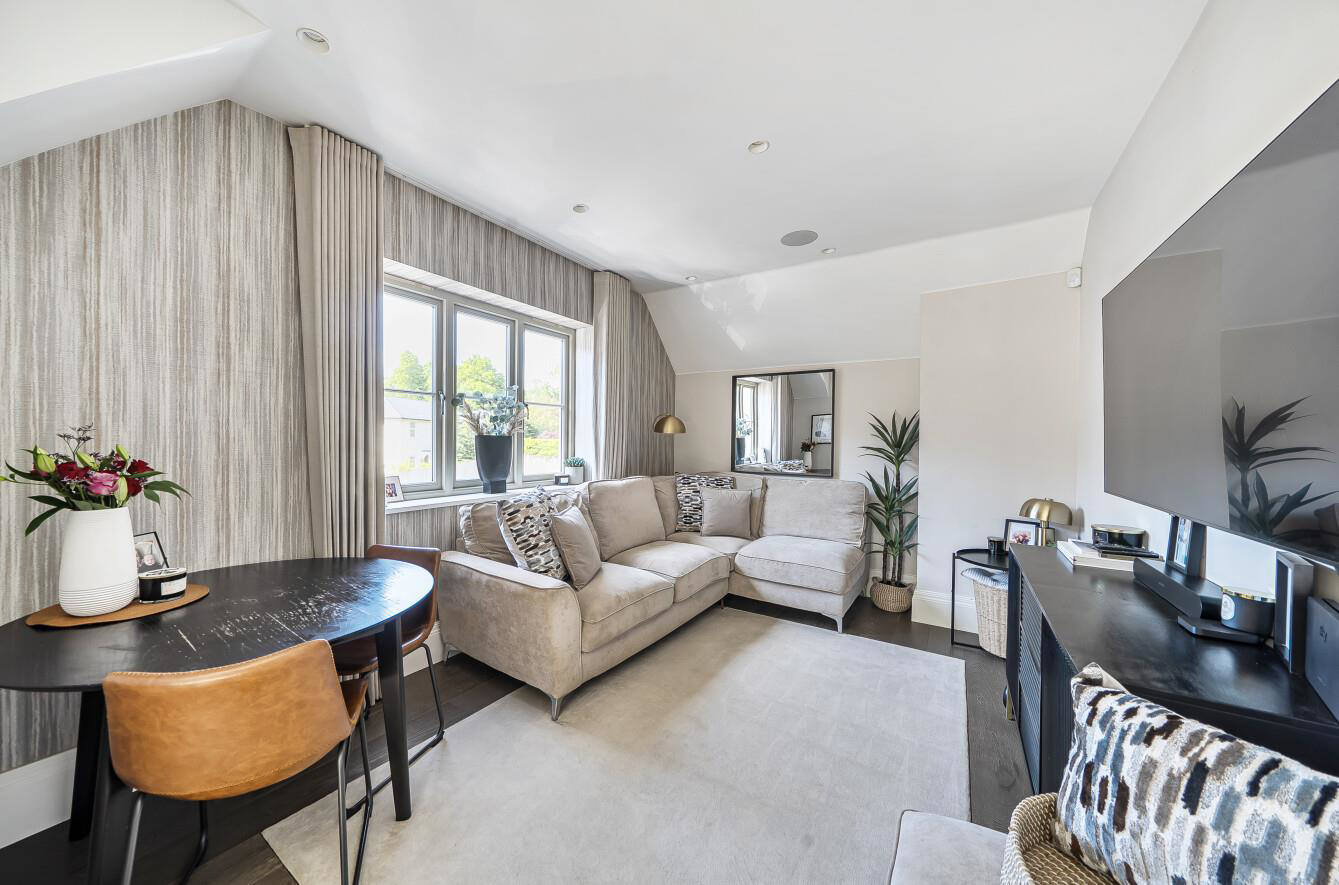 Elizabeth Grove, Bushey Heath, WD23, photo 2