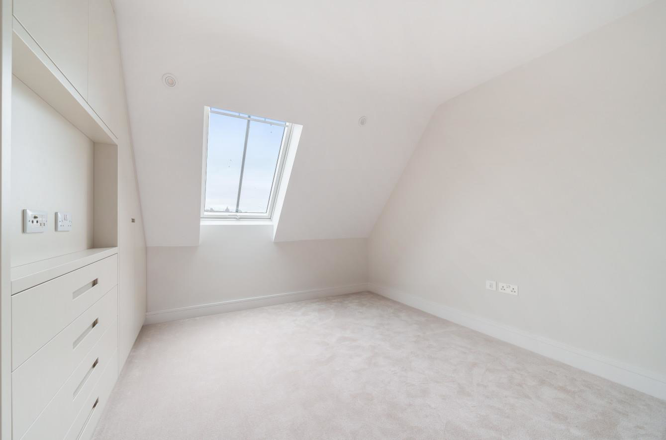 Finchley Road, London, NW11, photo 9