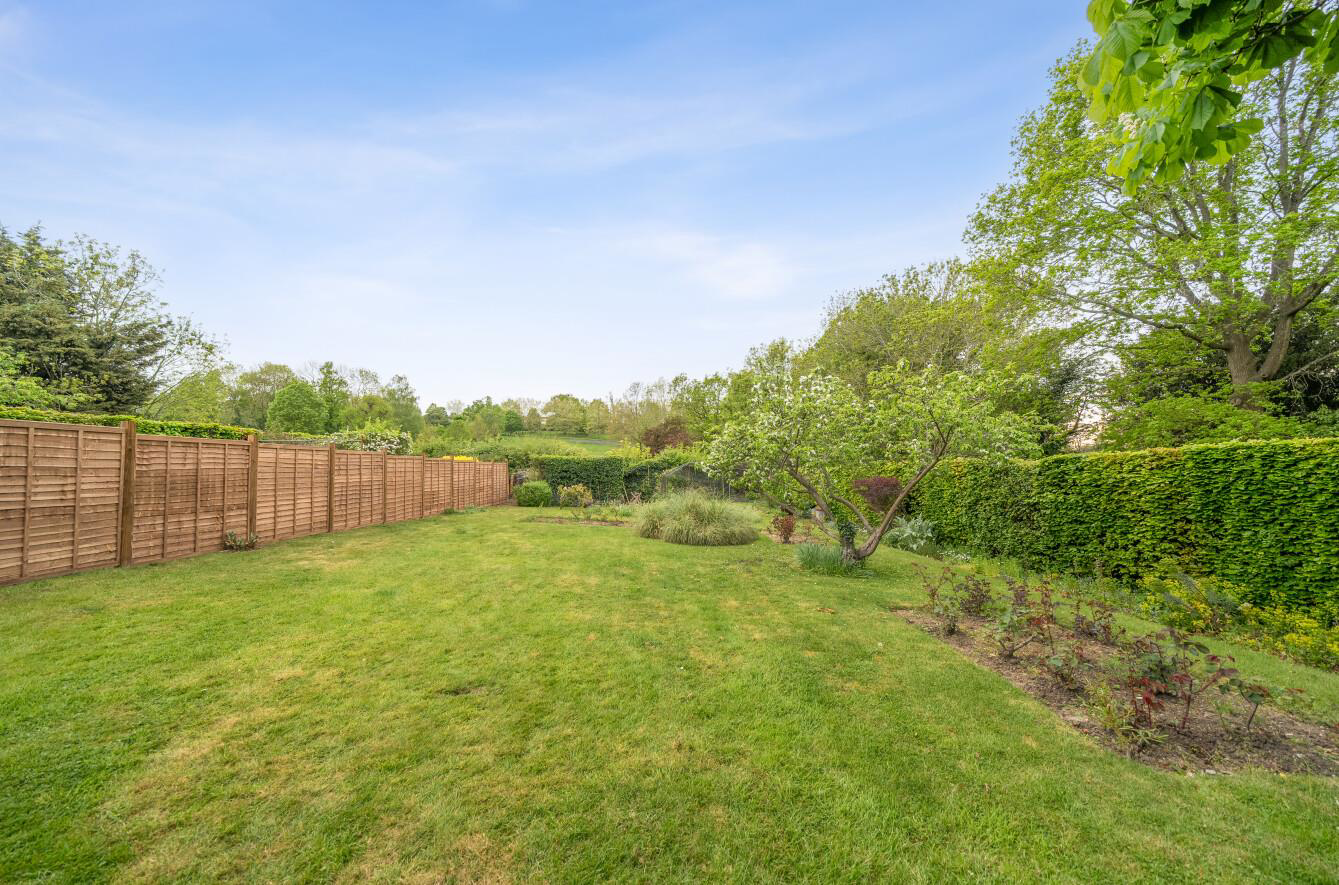 Chiltern Avenue, Bushey, WD23, photo 2