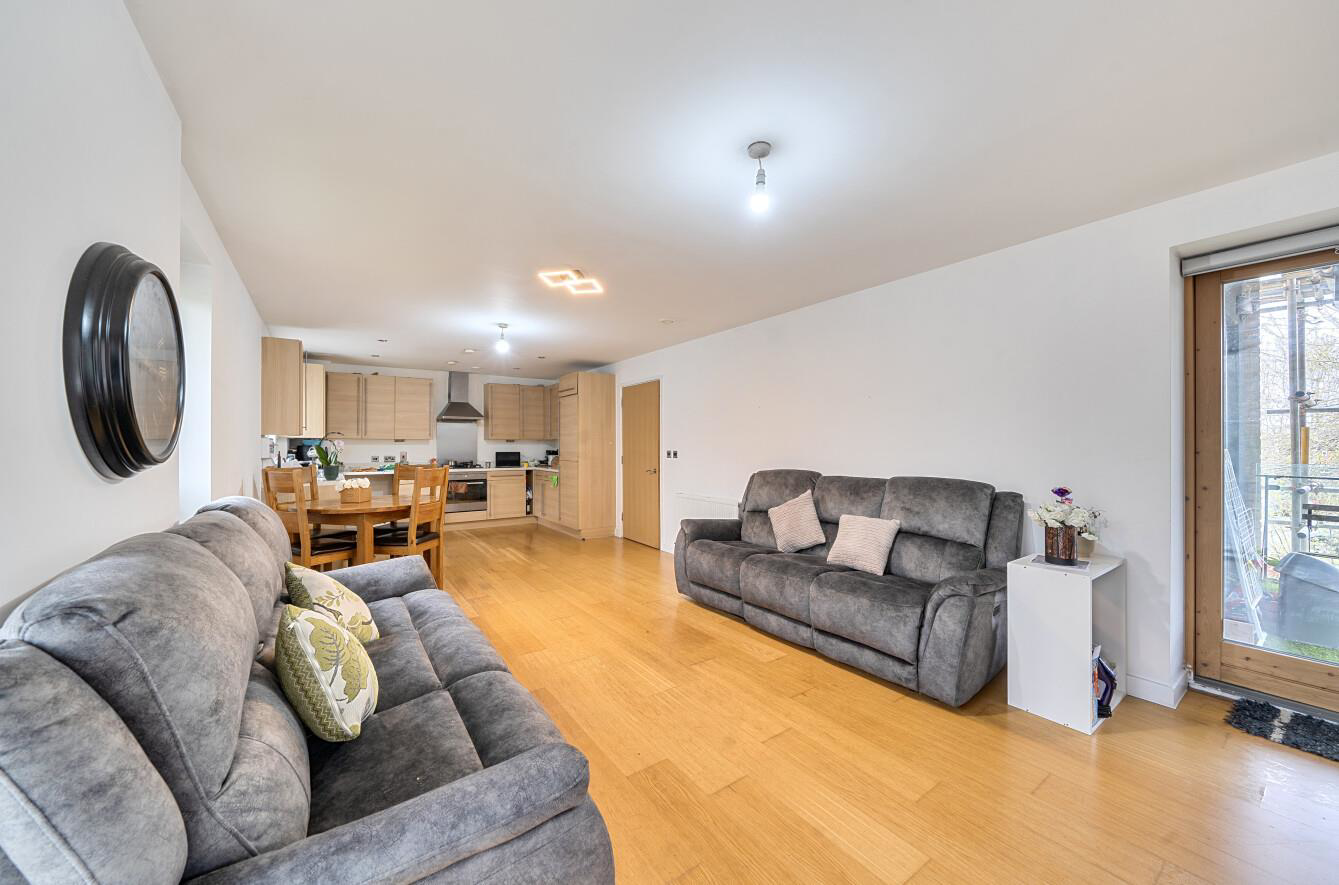 Douglas Close, Stanmore, HA7, photo 3