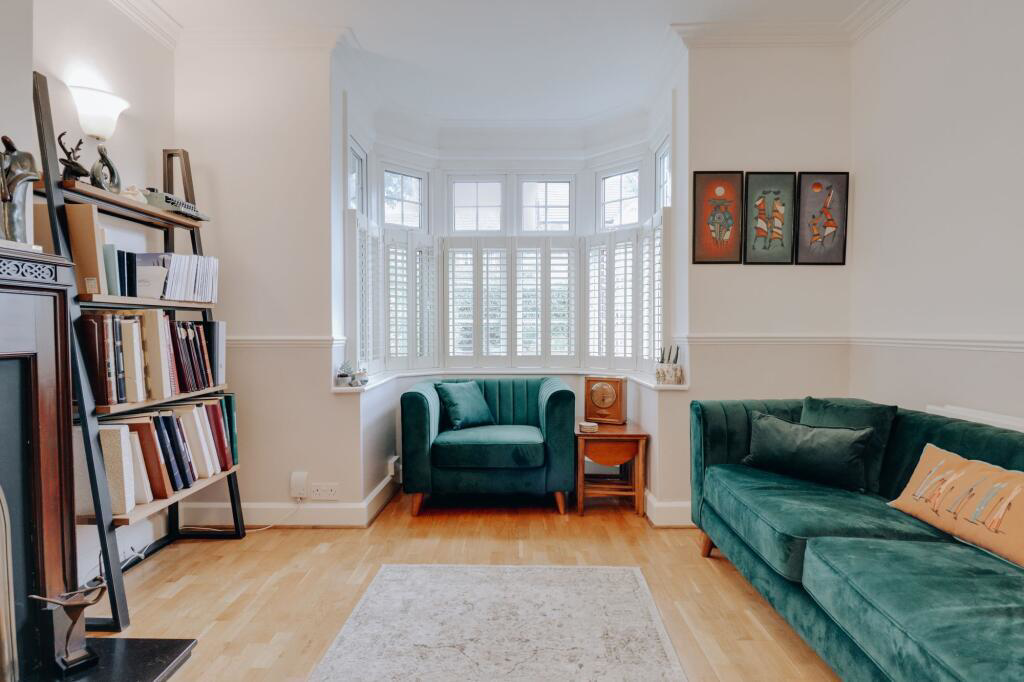 Merry Hill Road, Bushey, WD23, photo 2