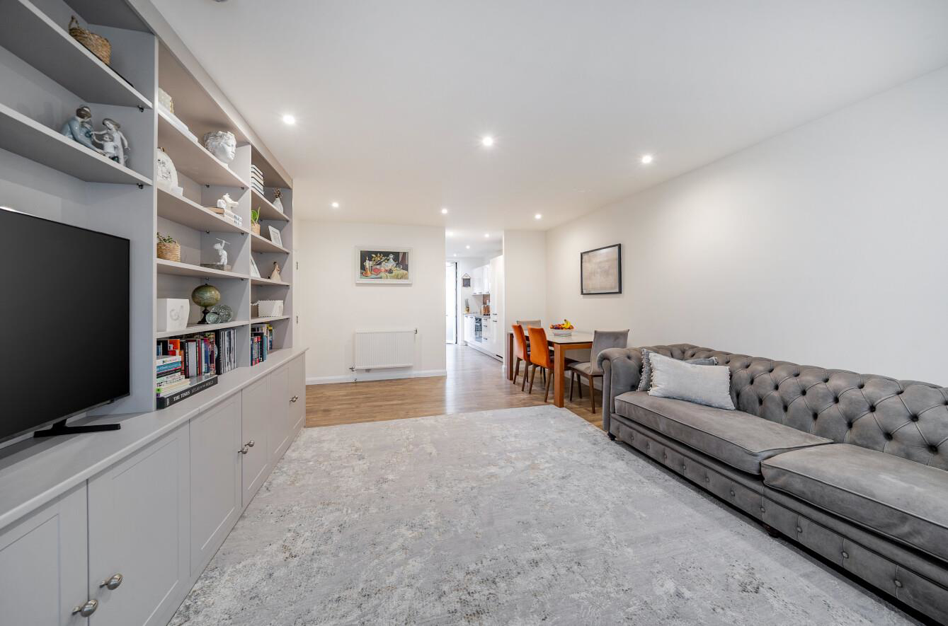 Welford Court, Edgware Green, HA8, photo 5