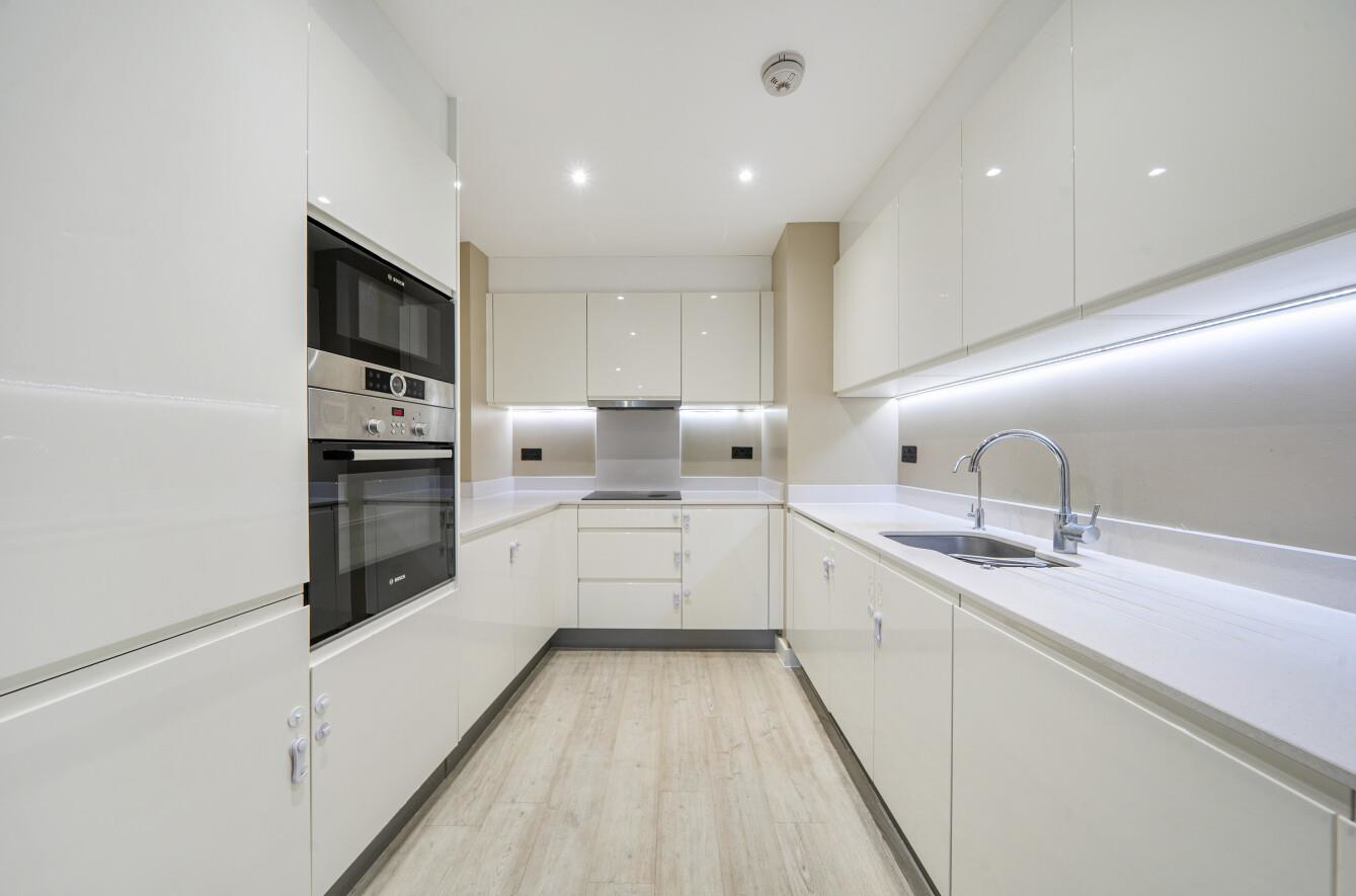 Royal Court, Stanmore Place, HA7, photo 4