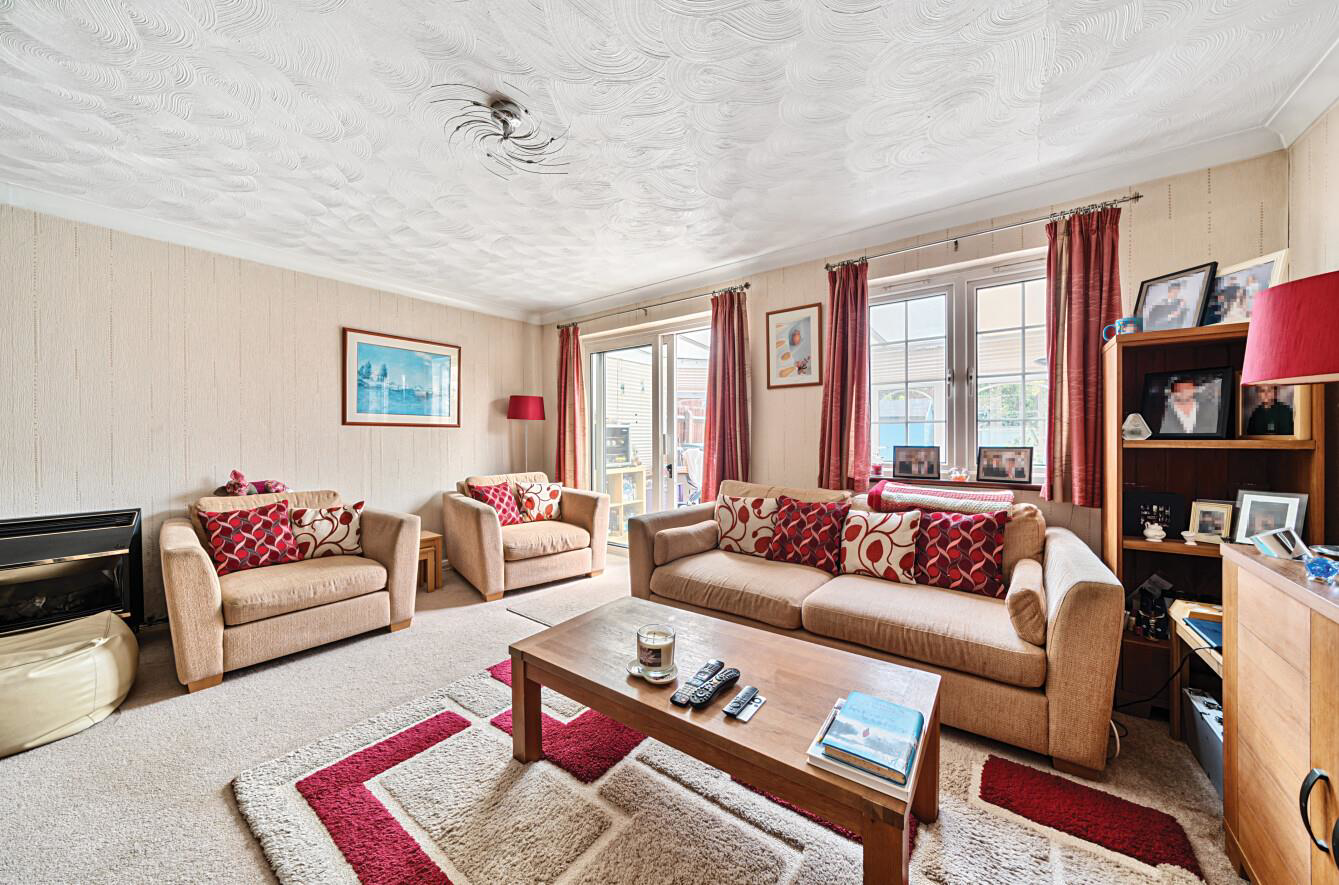 Meadow Road, Bushey, WD23, photo 2
