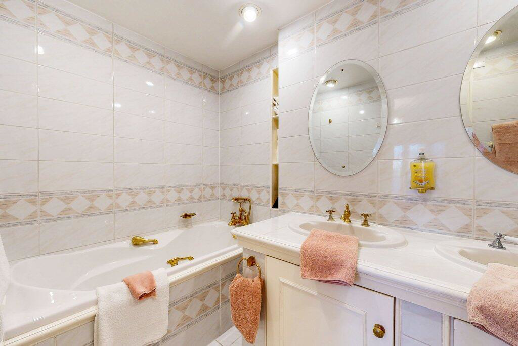 Burnham Court, Stanmore, HA7, photo 7