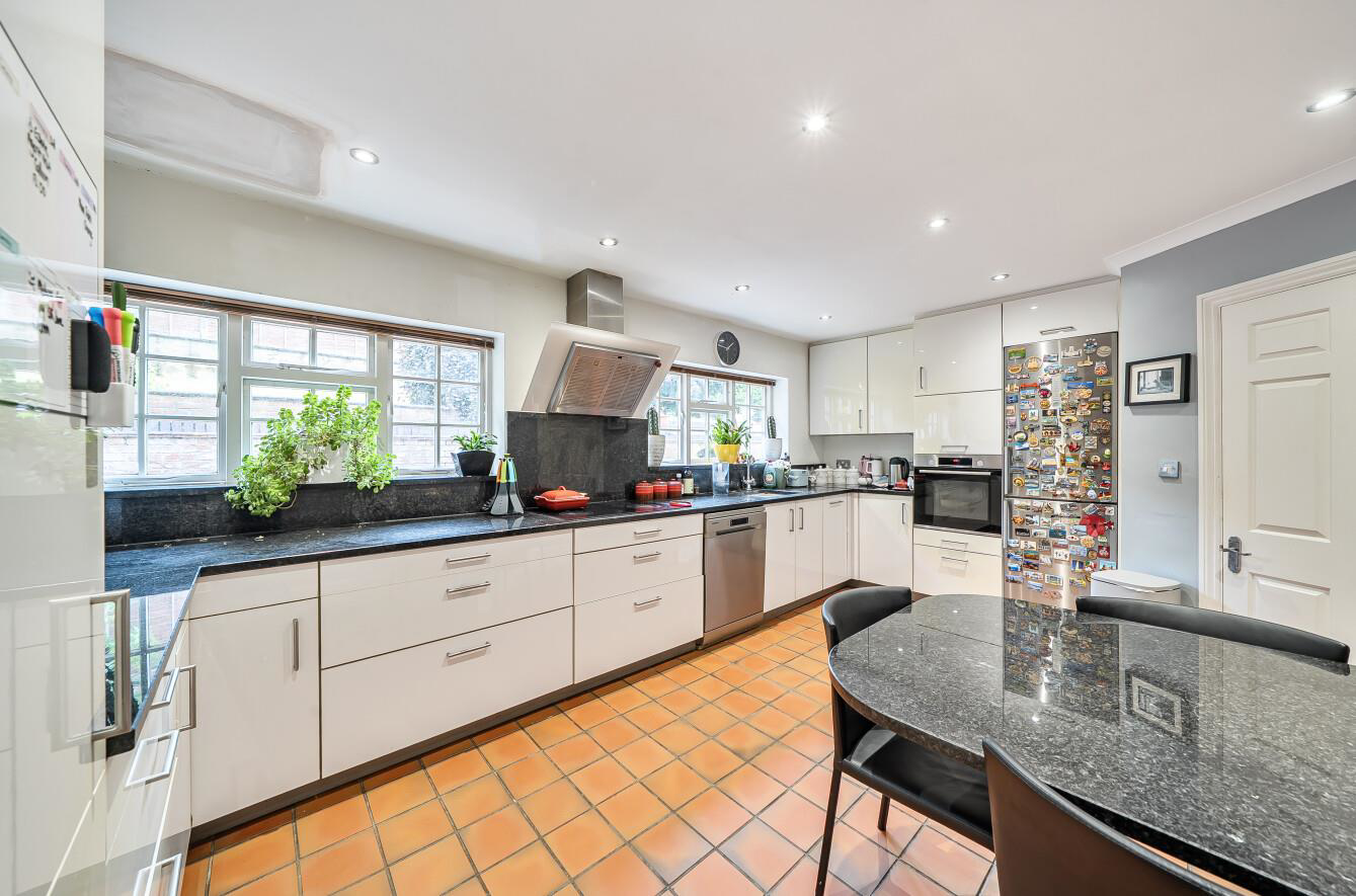 Old Watford Road, Bricket Wood, AL2, photo 6