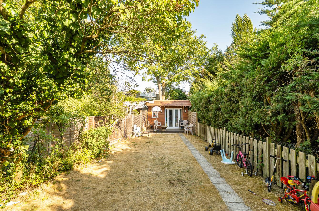 Golf Close, Stanmore, HA7, photo 7